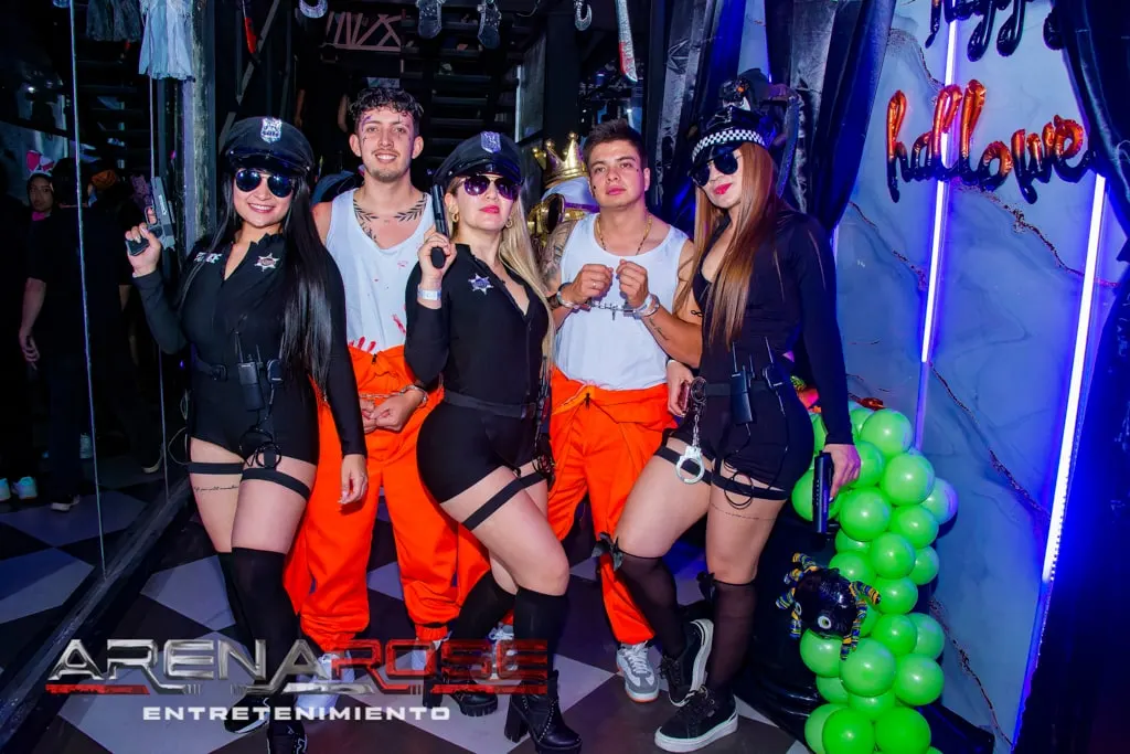 Noche en Arena Rose