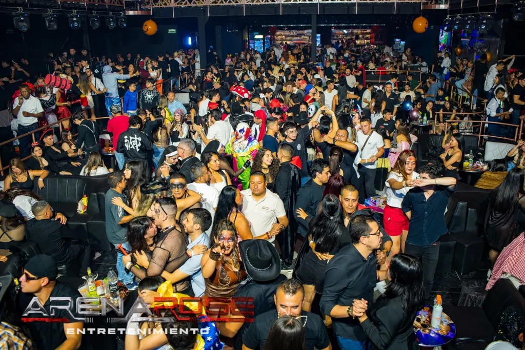 Noche en Arena Rose
