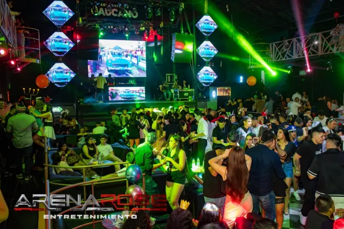Noche en Arena Rose