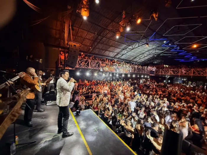 Fernando Burbano — El Príncipe en Arena Rose, foto 2