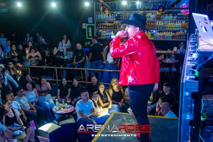 Yeison Jiménez — Homenaje con el corazón en Arena Rose, foto 2